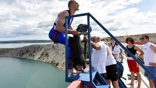 Otvorena sezona bungee jumpinga sa starog Masleničkog mosta. Photo: Hrvoje Jelavić/PIXSELL Otvorena sezona bungee jumpinga sa starog Masleničkog mosta. Photo: Hrvoje Jelavić/PIXSELL