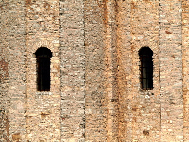 Sveti Donat detalj pročelja