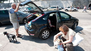 Zadar, 220612
Mnogi su iskoristili praznike kako bi povezali produzeni vikend i otisli na more pa je tako danas u zadarskoj trajektnoj luci pojacan promet.
Na fotografiji: detalj iz trajektne luke
Foto: Luka Gerlanc / CROPIX Zadar, 220612
Mnogi su iskoristili praznike kako bi povezali produzeni vikend i otisli na more pa je tako danas u zadarskoj trajektnoj luci pojacan promet.
Na fotografiji: detalj iz trajektne luke
Foto: Luka Gerlanc / CROPIX