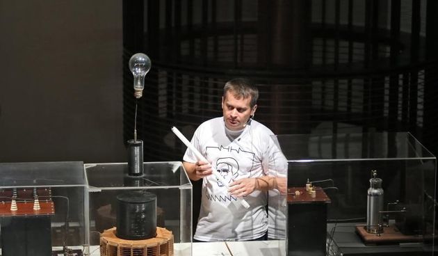 Gradonacelnik Grada Zagreba Milan Bandic, ravnateljica Muzeja Markita Franulic i predsjednik Upravnog vijeca Muzeja Nedjeljko Stefanic odrzali su konferenciju za medije povodom promjene naziva Tehnickog muzeja u Tehnicki muzej Nikola Tesla. Photo: Sanjin