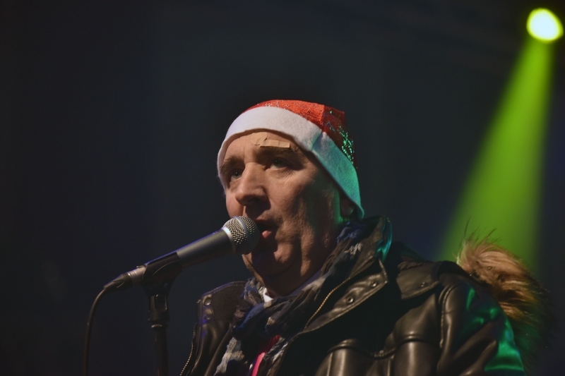 Mladen Grdović pjesmom uveo Poreč u Novu 2017.