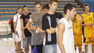 Podjela pehara i medalja, 4. Memorijalni turnir “Tomislav Knezevic”, Zadar 30.8.2008.