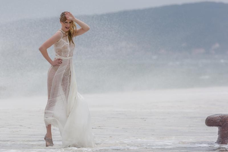 Tijekom snimanja reklamne kampanje valovi doslovno “okupali” manekenku na zadarskoj rivi