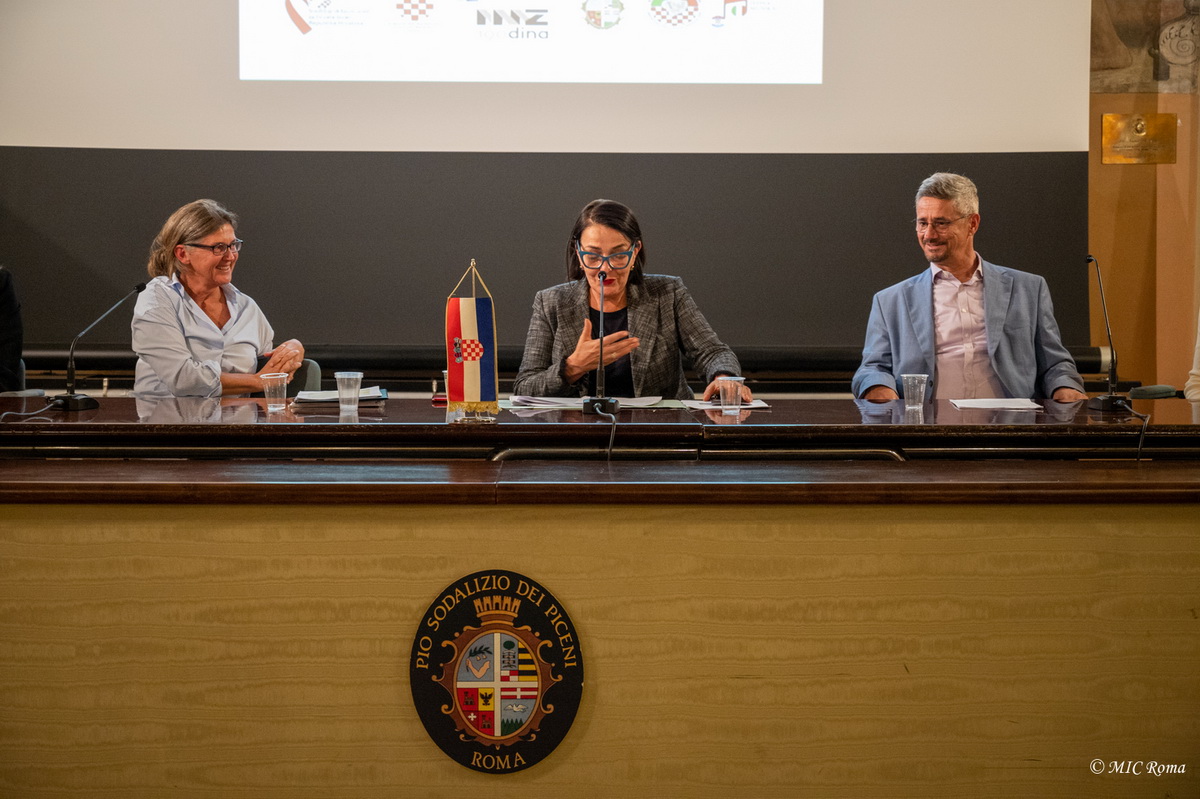 Znanstveni skup Dva glasa, jedna priča u Rimu Znanstveni skup Dva glasa, jedna priča u Rimu