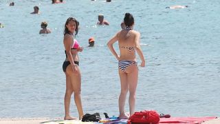 Uživanje u ljetu na vodičkim plažama. Photo: Duško Jaramaz/PIXSELL Uživanje u ljetu na vodičkim plažama. Photo: Duško Jaramaz/PIXSELL