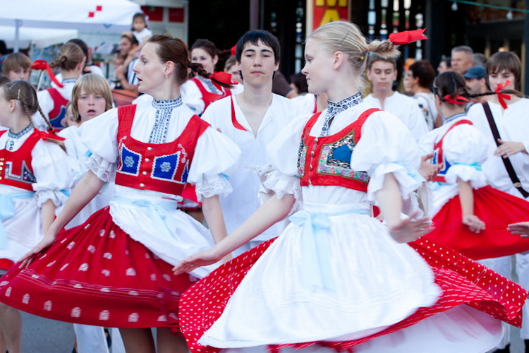 Biograd: 6. Dugi svehrvatski eno-eko-gastro-etno stol, Foto: Franjo Jurić Biograd: 6. Dugi svehrvatski eno-eko-gastro-etno stol, Foto: Franjo Jurić