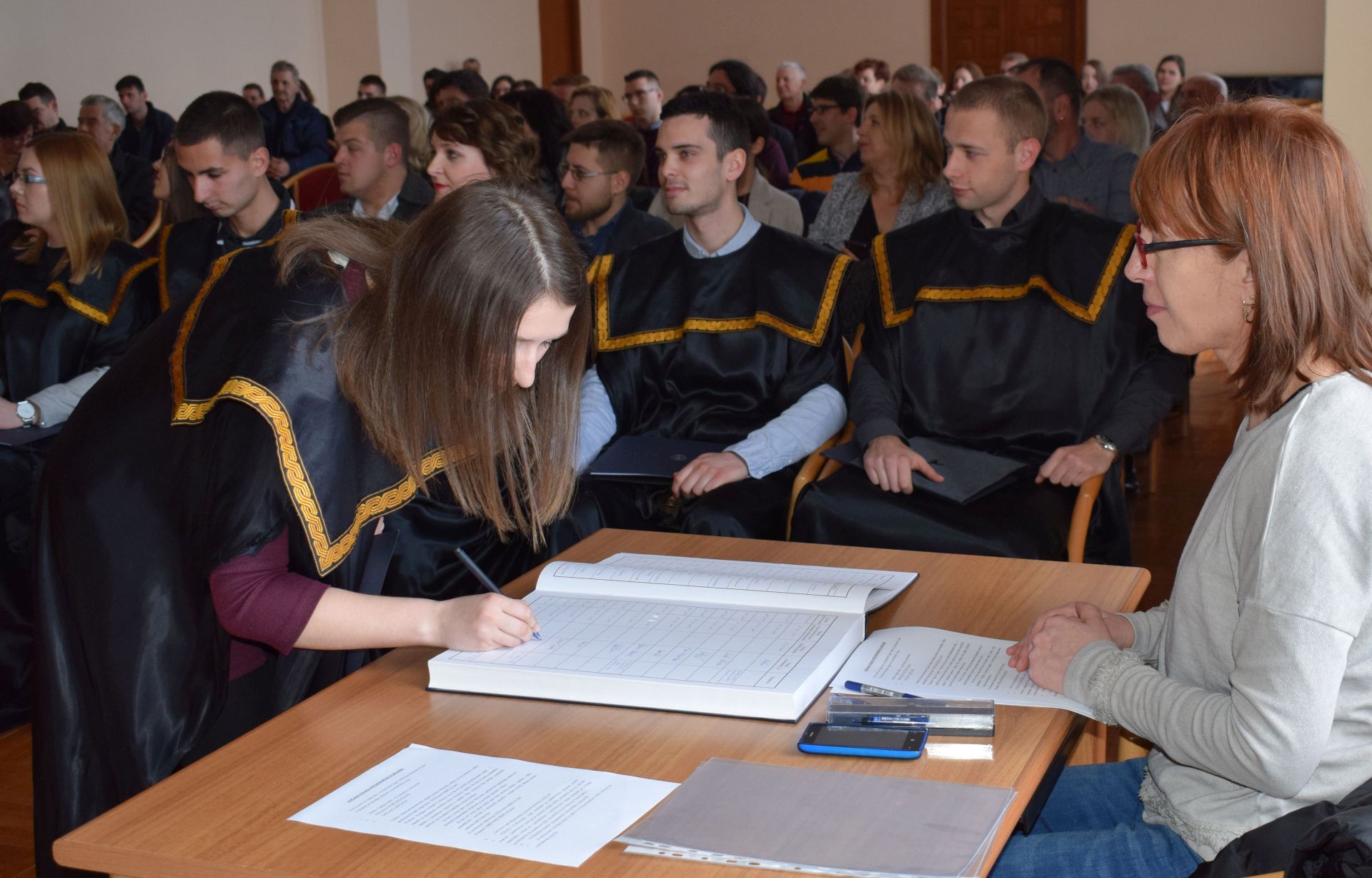 Na Sveučilištu u Zadru održana svečana promocija 15 prvostupnika Odjela za povijest