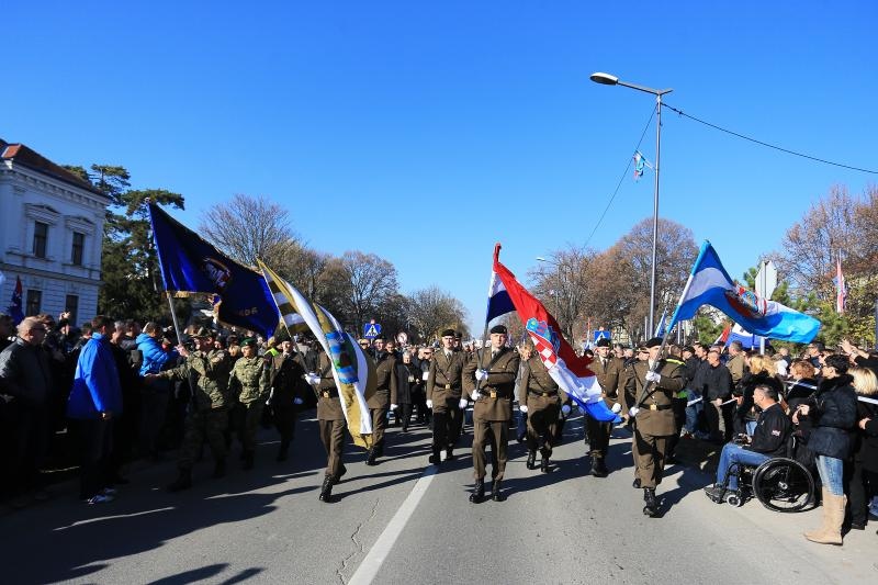 Image 380797 (auto) Image 380797 (auto)