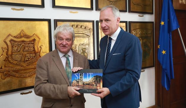 Gradonacelnik Andro Krstulovic Opara primio je u zgradi Banovine nobelovca Paula Nursea.