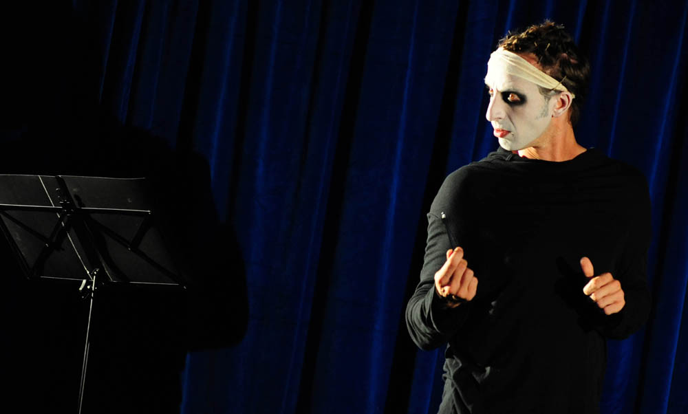 17. Zadarsko kazališno ljeto: Multimedijalni performans “Diva”, Edvin Liverić, foto: N. Marčev 17. Zadarsko kazališno ljeto: Multimedijalni performans “Diva”, Edvin Liverić, foto: N. Marčev