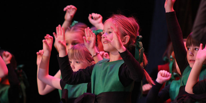 HKK Zadar – Plesna čestitka Zadarskog plesnog ansambla HKK Zadar – Plesna čestitka Zadarskog plesnog ansambla