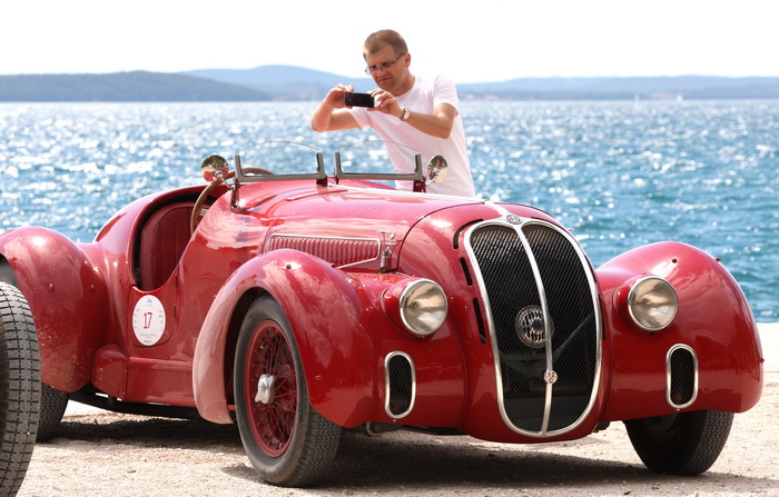 Zadar, 050612.
Oldtimer Rally “2Fast4You” na relaciji Ancona – Makarska – Dubrovnik – Zadar – Split odrzava se od 1. – 7. lipnja 2012. godine u organizaciji talijanske agencije “Solo Croazia” . Danas su sudionici rallya svoje limene ljubimce u posljepodne