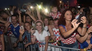 Zadrani na Forumu priredili spektakularan doček za svoje Vatrene Zadrani na Forumu priredili spektakularan doček za svoje Vatrene