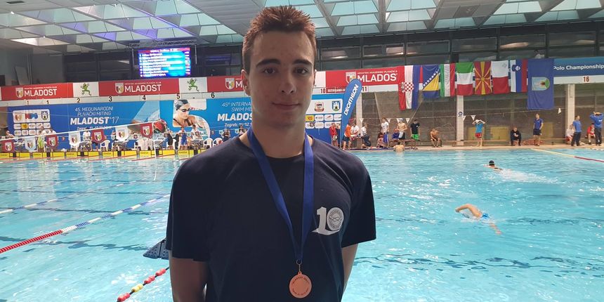 Sandro Barić Sandro Barić