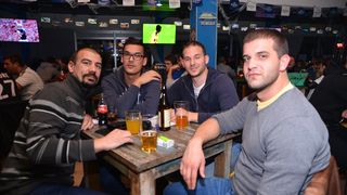 Famous Bar: 1. kolo Lige sportskog kviza “Nogometne ikone” 27. listopada 2016. Foto. Iva Perinčić Famous Bar: 1. kolo Lige sportskog kviza “Nogometne ikone” 27. listopada 2016. Foto. Iva Perinčić