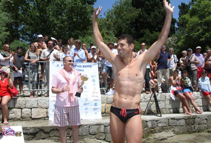 Opis 21.06.2014., Split – Ekolosko drustvo Picigin Bacvice kroz program Dani Bacvica 2014 obiljezava 90 godina igranja picigina te su organizirali jubilarno 10. Prvenstvo svijeta u piciginu. Pobjedu je u finalu osvojila momcad Zbirac. Photo: Ivana Ivano Opis 21.06.2014., Split – Ekolosko drustvo Picigin Bacvice kroz program Dani Bacvica 2014 obiljezava 90 godina igranja picigina te su organizirali jubilarno 10. Prvenstvo svijeta u piciginu. Pobjedu je u finalu osvojila momcad Zbirac. Photo: Ivana Ivano