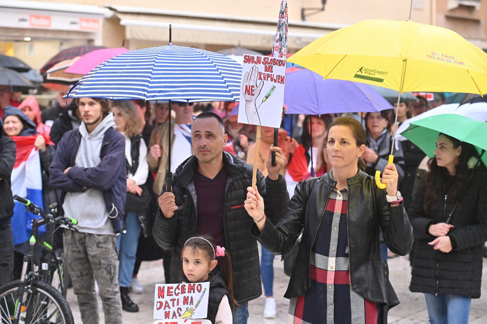 U Zadru novi prosvjed protiv covid potvrda