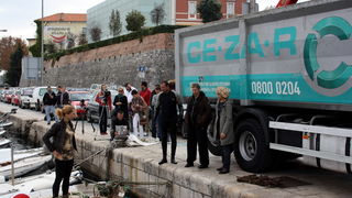 Ronioci kluba Sv. Roko izronili dio starog srušenog mosta u Jazinama, Foto: Mladen Malik