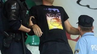 Intervencija policije na tribini s navijačima Zadra na utakmici Cibone i Zadra (80-71). Photo: Goran Stanzl/PIXSELL Intervencija policije na tribini s navijačima Zadra na utakmici Cibone i Zadra (80-71). Photo: Goran Stanzl/PIXSELL