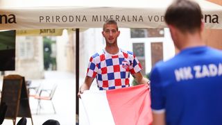 Navijači prate utakmicu Hrvatska – Engleska