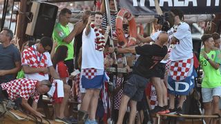 Svečani doček zadarskih Vatrenih: Jedrenjakom Branimir plovili od Gradskog mosta do gata na zadarskoj rivi