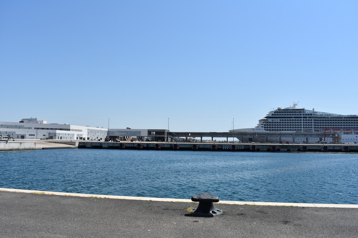 Predstavnici dvadesetak stranih veleposlanstva u posjetu Zadarskoj županiji Predstavnici dvadesetak stranih veleposlanstva u posjetu Zadarskoj županiji