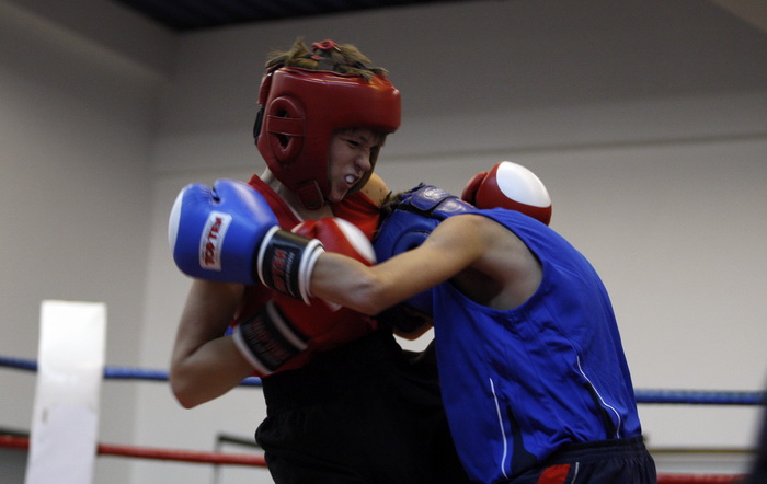 Zadar, 191110
Boksacka priredba u dvorani na Visnjiku gdje se nalazi Boksacki klub Diabolik. Odrzan je niz boksackih meceva. Turnir organizira BK Diabolik a to je njegov dar gradu Zadru povodom Blagdana Svetog Krsevana, njegovog zastitnika. Vec dugi niz g