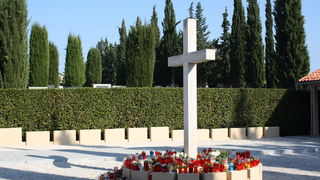 Blagdan Svih Svetih na groblju Belafuža 1. studenog 2011, Foto: Mladen Malik Blagdan Svih Svetih na groblju Belafuža 1. studenog 2011, Foto: Mladen Malik