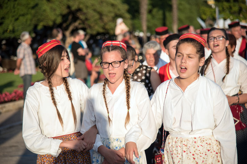 11. Gastol stol na biogradskoj rivi. Foto: Vinko Pešić 11. Gastol stol na biogradskoj rivi. Foto: Vinko Pešić