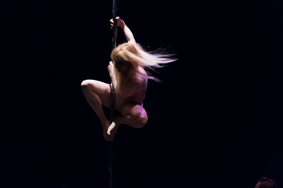 Pole/Chair/Dance show “Mental” @ HNK Zadar, 12.3.2016 – Foto: Ivan Toman Pole/Chair/Dance show “Mental” @ HNK Zadar, 12.3.2016 – Foto: Ivan Toman