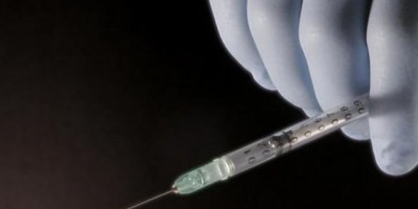 Injekcija (Foto: wikipedia) Injekcija (Foto: wikipedia)