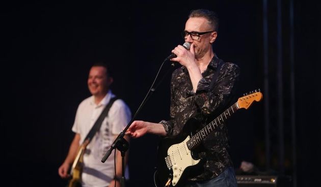 Tradicionalnim povlacenjem uzeta izmedu Gradskih cetvrti Gaza i Banija u kojoj su pobijedili Banijanci, paljenjem krijesova na obalama Kupe te koncertom Songkillersa odrzana tradicionalna manifestacija Ivanjskih krijesova. Photo: Kristina Stedul Fabac/PI