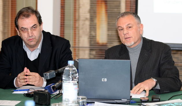 Zadar, 160212.
Zadarski obrtnici danas su u svojim prostorijama odrzali  sastanak na kojega su pozvali sve gradske vijecnike. Vjecnici HDZ-a  i njihovi koalicijski partneri nisu se pojavili.Obrtnici traze ponistenje odluke o poskupljenju najma mjesta za s