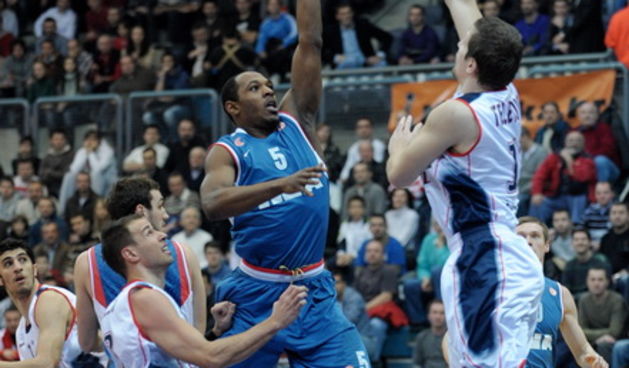Zagreb, 040210.
Kosarkaski centar Drazen Petrovic, kosarka, Euroleague, 2. kolo skupine H TOP-a 16, susret ekipa KK Cibona i Caja Laboral.
Na slici: Jamont Gordon.
Foto: Damir Krajac / CROPIX