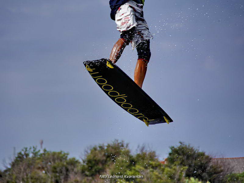 Kite surferi guštaju u Ninu