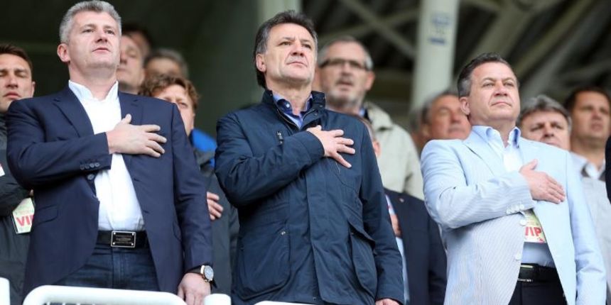 stadion u Kranjcevicevoj – Kvalifikacije za Europsko prvenstvo 2015. U-21, skupina 5, Hrvatska – Ukrajina. Davor Suker, Zdravko Mamic, Damir Vrbanovic. Photo: Slavko Midzor/PIXSELL stadion u Kranjcevicevoj – Kvalifikacije za Europsko prvenstvo 2015. U-21, skupina 5, Hrvatska – Ukrajina. Davor Suker, Zdravko Mamic, Damir Vrbanovic. Photo: Slavko Midzor/PIXSELL