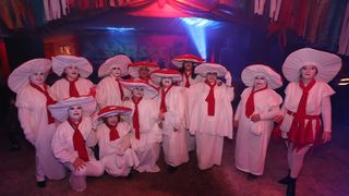 Cirkultura i Jasmin Stavros otvorili Maškare na Viru Cirkultura i Jasmin Stavros otvorili Maškare na Viru