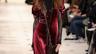 Trend izvještaj za jesen 2010: Crveni baršun (Fashionologie.com)