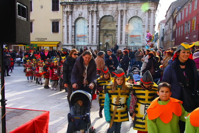 Karnevalić Radija 057, 8. veljače 2013. foto: Čedo Kaica Karnevalić Radija 057, 8. veljače 2013. foto: Čedo Kaica