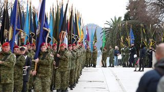 Mimohod pripadnika OSRH i MUP-a s ratnim zastavama povodom 30. obljetnice VRO Maslenica Mimohod pripadnika OSRH i MUP-a s ratnim zastavama povodom 30. obljetnice VRO Maslenica