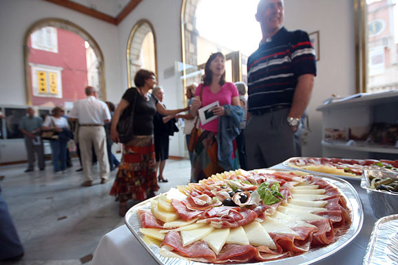 Izložba crteža i skulptura Zvonka Govorčina, foto: S. Čuka Izložba crteža i skulptura Zvonka Govorčina, foto: S. Čuka