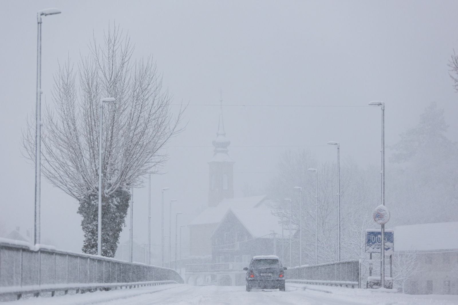 Đir snijegom prekrivenim Gračacom, 25. siječnja 2021. Đir snijegom prekrivenim Gračacom, 25. siječnja 2021.