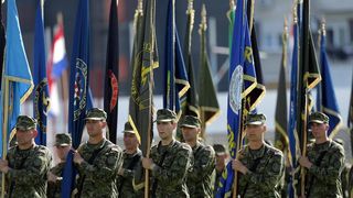 Svečano postrojavanje na stadionu u Kranjčevićevoj u povodu Dana Oružanih snaga Republike Hrvatske. Foto. PIXSELL Svečano postrojavanje na stadionu u Kranjčevićevoj u povodu Dana Oružanih snaga Republike Hrvatske. Foto. PIXSELL