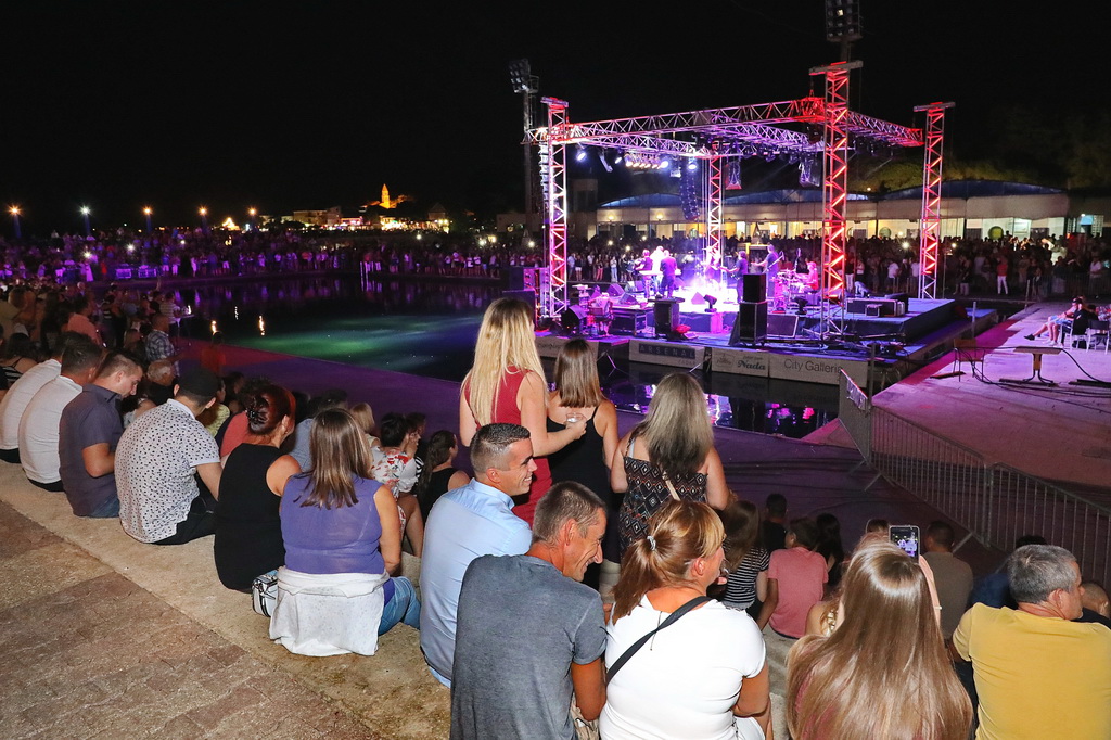 Halid Bešlić maestralno zaključio koncertnu sezonu u Biogradu na Moru