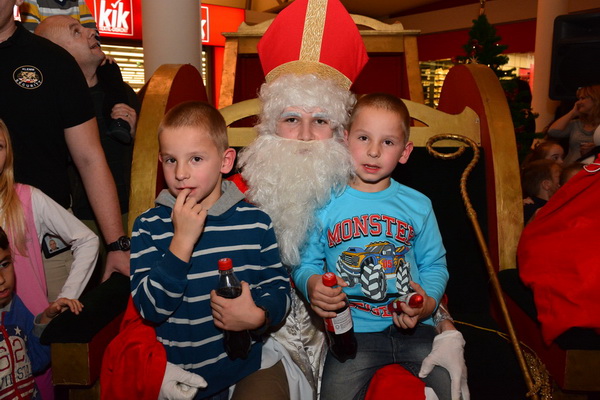 Supernova Zadar: Sveti Nikola i kamion Djeda mraza, Foto: Iva Perinčić Supernova Zadar: Sveti Nikola i kamion Djeda mraza, Foto: Iva Perinčić