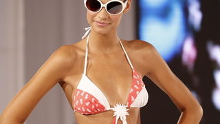 Zagreb, 280809.
Modna revija Lisca za sezonu proljece ljeto 2010. u kolekcijama rublja, kupacih kostima i spavaceg programa, odrzana je u Hotelu International.
Foto: Dragan Matic / Cropix