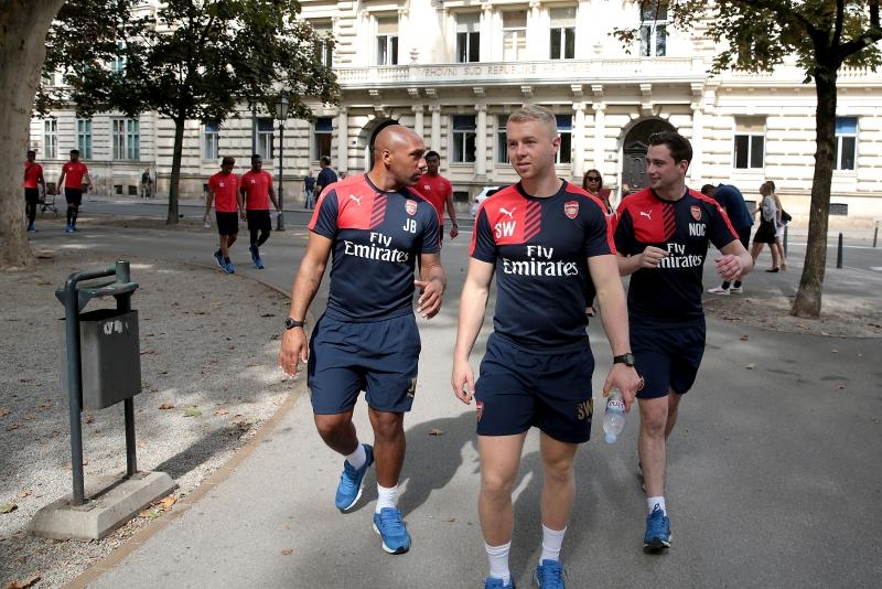 Legendarni Thierry Henry i juniori FC Arsenala prošetali Zagrebom, Photo: Patrik Maček/PIXSELL Legendarni Thierry Henry i juniori FC Arsenala prošetali Zagrebom, Photo: Patrik Maček/PIXSELL