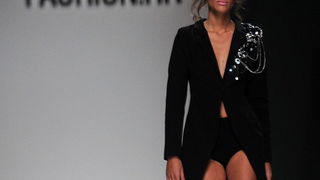 Zagreb, 290911.
Velesajam, paviljon 5.
Modne revije i poznati na Dove Fashion.hr proljece ljeto 2012. Prvi dan su izlagali kreatori Ivica Skoko, Martina Felja, AMDS by ALDUK i IK STUDIO.
Na slici: kreacije Ivica Skoko.
Foto: Srdjan Vrancic / CROPIX Zagreb, 290911.
Velesajam, paviljon 5.
Modne revije i poznati na Dove Fashion.hr proljece ljeto 2012. Prvi dan su izlagali kreatori Ivica Skoko, Martina Felja, AMDS by ALDUK i IK STUDIO.
Na slici: kreacije Ivica Skoko.
Foto: Srdjan Vrancic / CROPIX