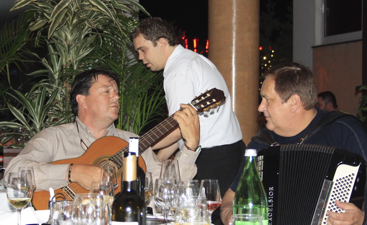 Restoran Niko: Ćiro Gašparac i klape na degustaciji Krauthakerovih vina, Foto: Mladen Malik