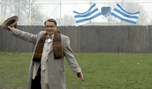 Beograd,071209.
Miroslav Ciro Blazevic na snimanju filma Montevideo bog te video, koji rezira Dragan Bjelogrlic. Radnja filma smjestena je u 1930. godinu i kvalifikacijsku utakmicu za odlazak na Svjetsko nogometno prvenstvo koje se odrazalo u Urugvaj.
Fot